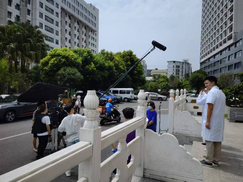 理塘县广告片拍摄公司低成本实现高规格制作的诀窍